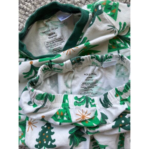 Nordstrom 18-24 Months Baby Christmas Holiday Pajama Set - Picture 4 of 4